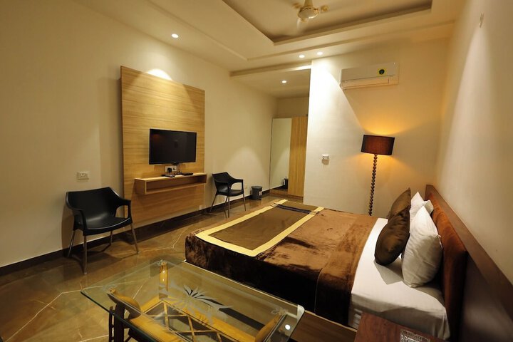 Room 4 of 54