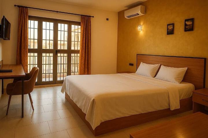 Room 9 of 20