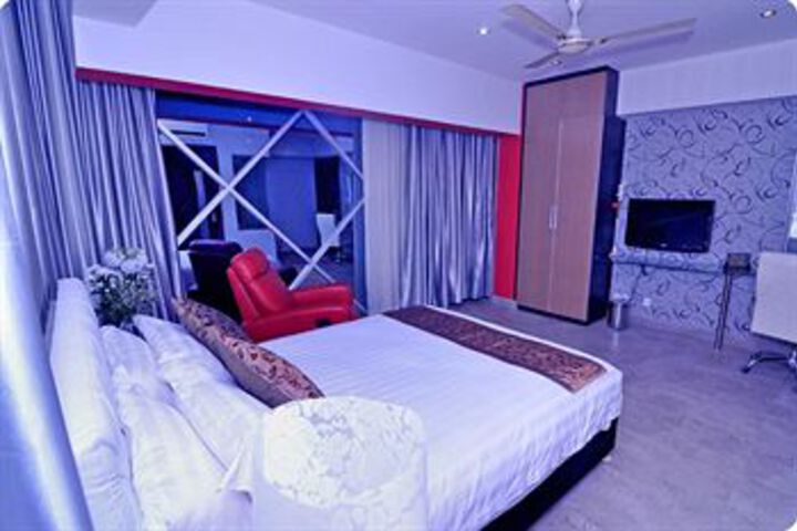 Room 13 of 23