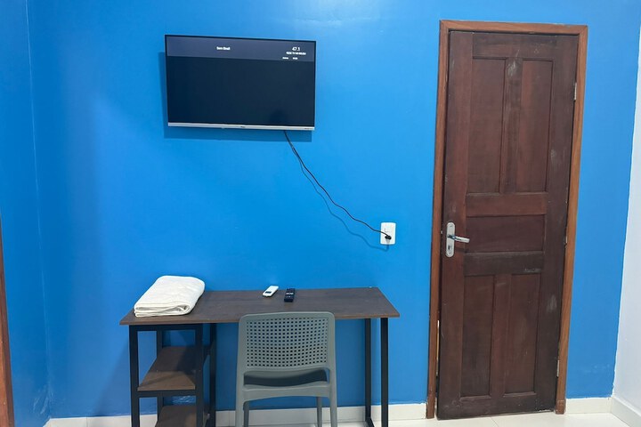 Room 4 of 10