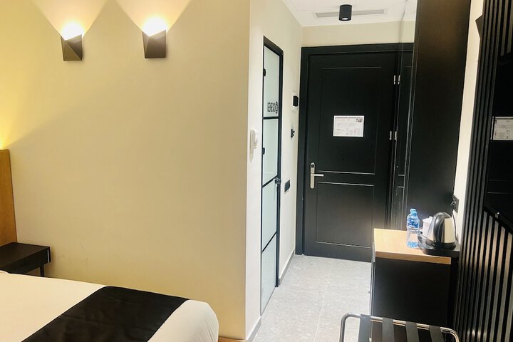 Room 5 of 14