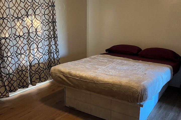 Room 32 of 96