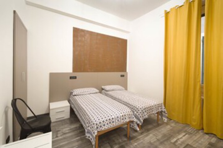 Room 28 of 38