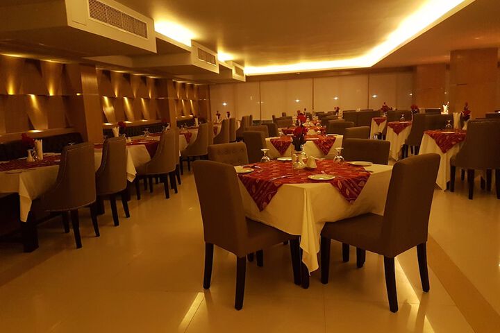 Dining 43 of 62