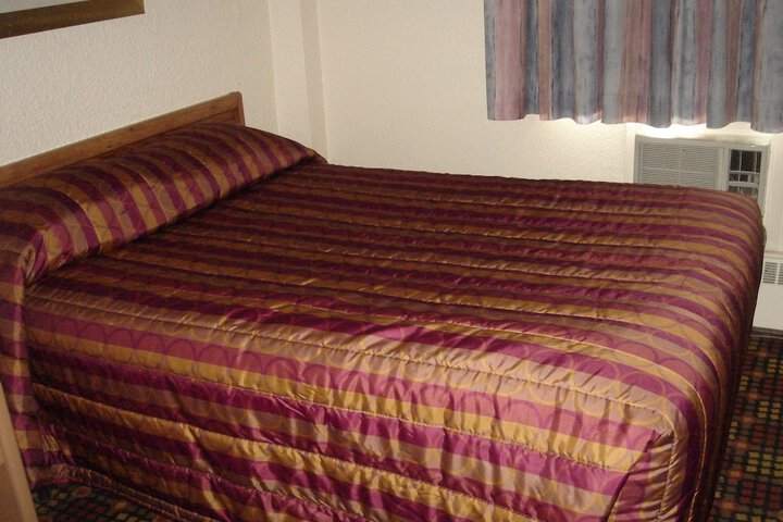 Room 5 of 32