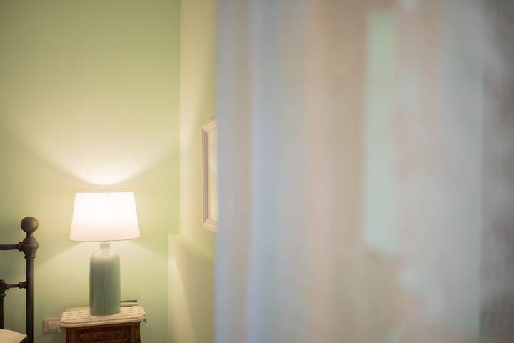 Room 45 of 127