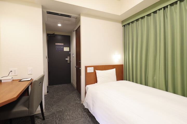 Room 3 of 26