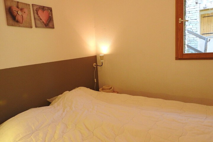 Room 3 of 64