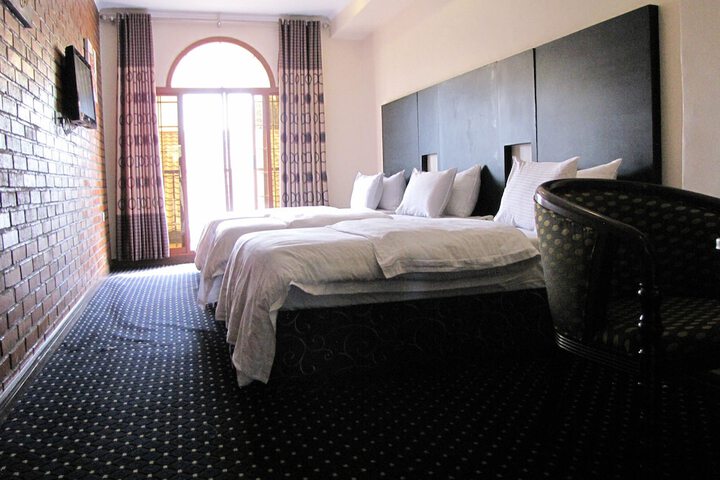 Room 10 of 35