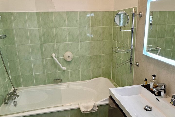 Room 20 of 41