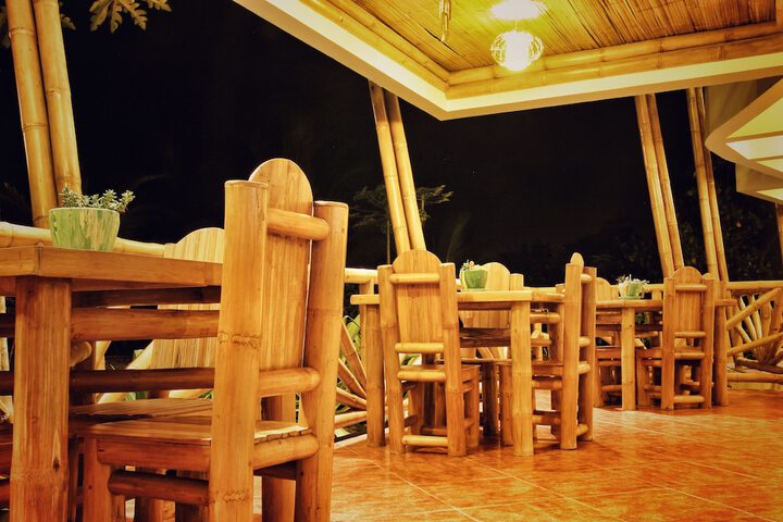 Dining 19 of 48