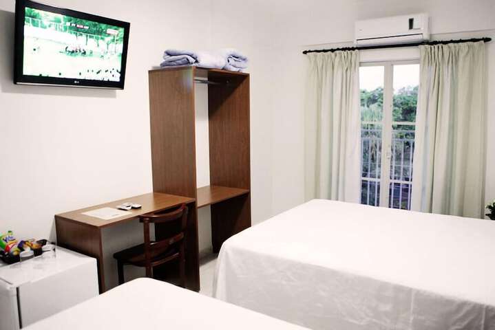 Room 6 of 15