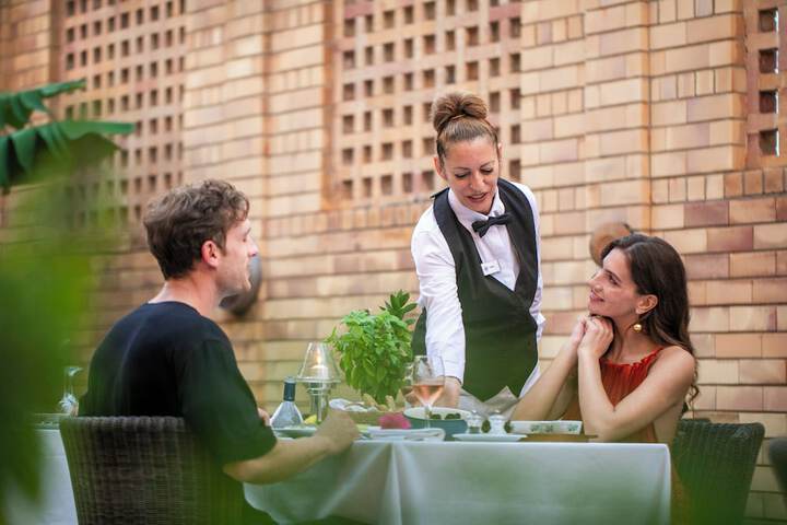 Dining 80 of 127