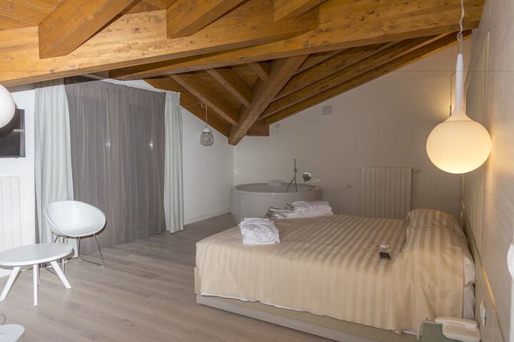 Room 10 of 63