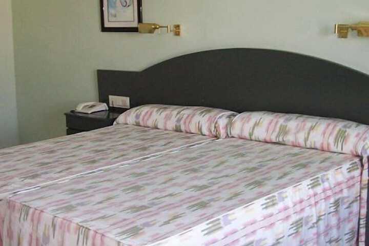 Room 7 of 27