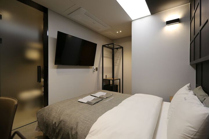 Room 12 of 44