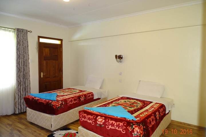 Room 8 of 36