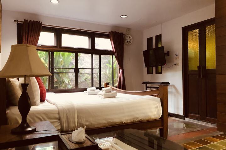 Room 10 of 48