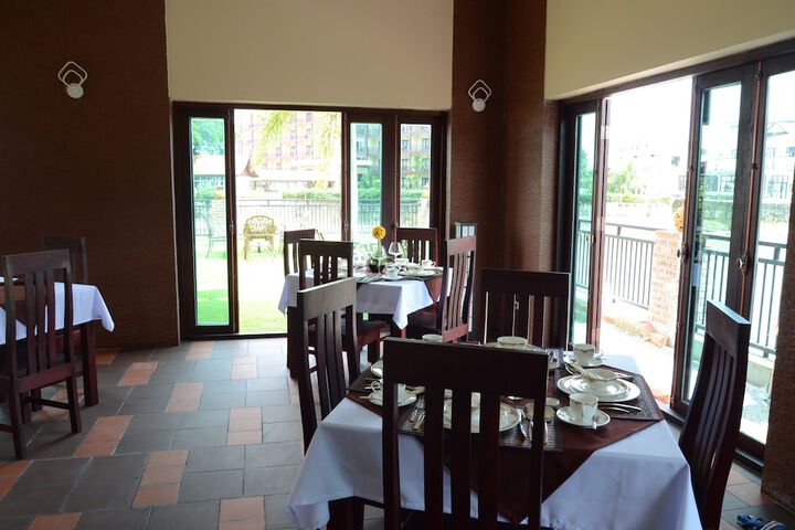 Dining 54 of 91
