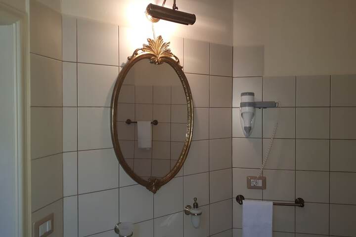Room 27 of 50