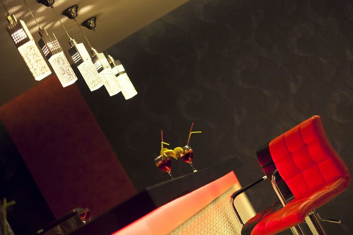 Lounge 44 of 47
