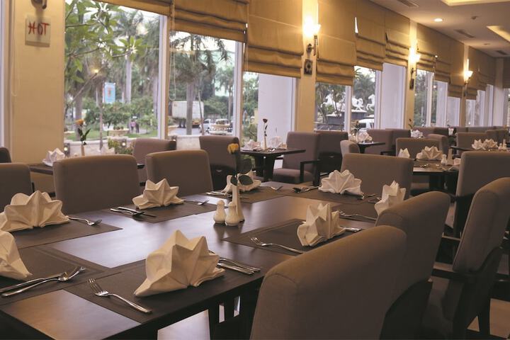 Dining 61 of 72