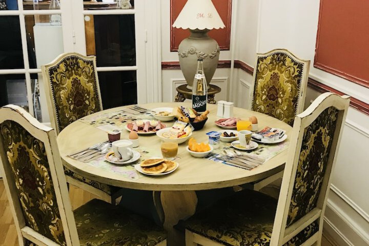 Dining 82 of 148