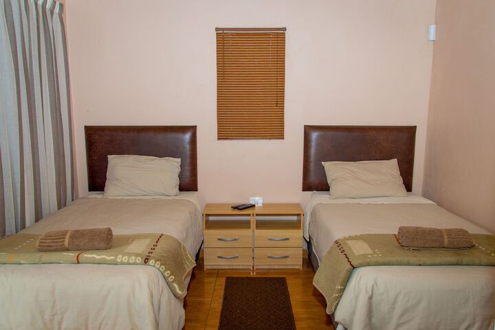 Room 9 of 42