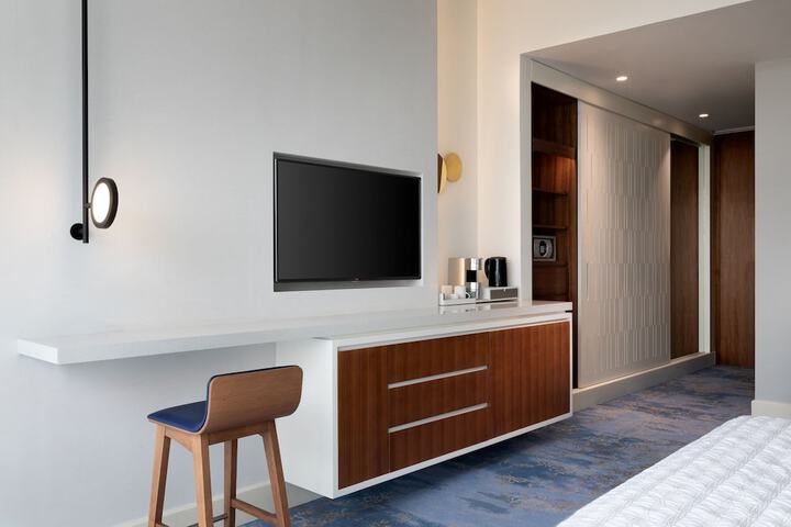 Room 9 of 72