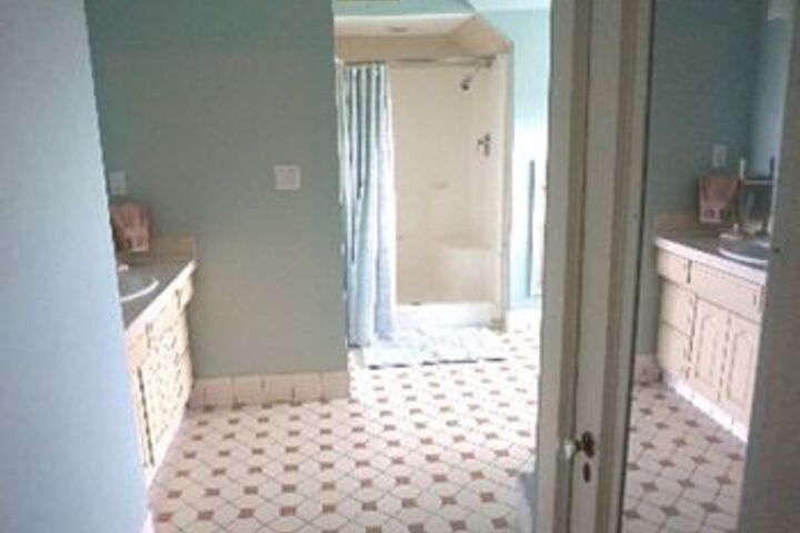 Room 6 of 35