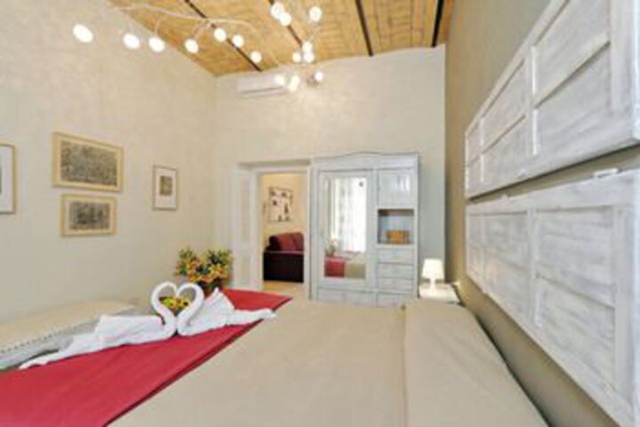 Room 9 of 21