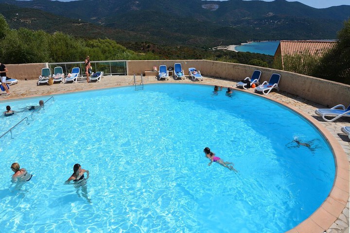 Pool 35 of 82