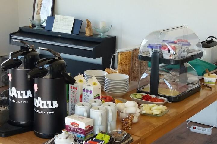Breakfast/Coffee Service 16 of 32