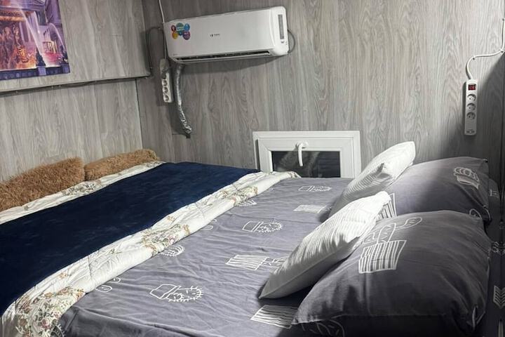 Room 35 of 106