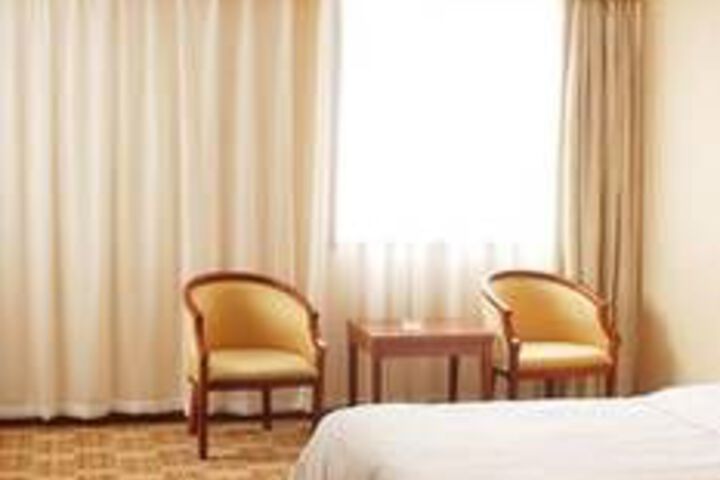 Room 6 of 43