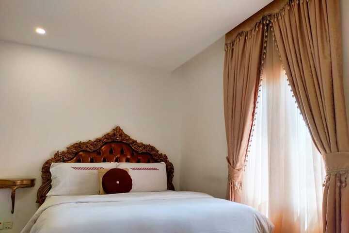 Room 4 of 19