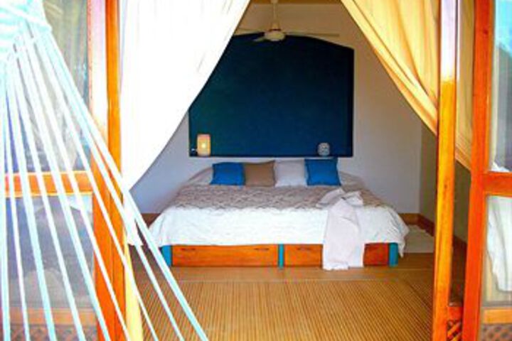 Room 13 of 32