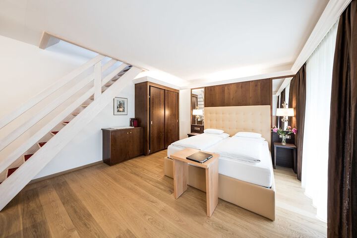 Room 8 of 44