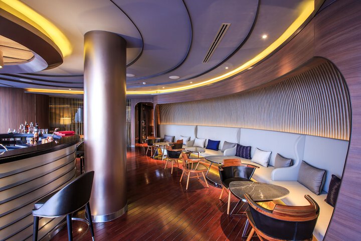 Lounge 147 of 220