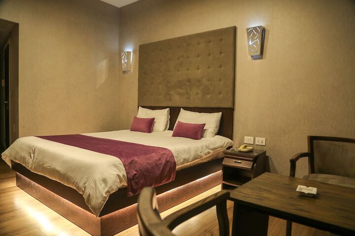 Room 5 of 20