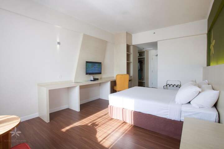 Room 27 of 64