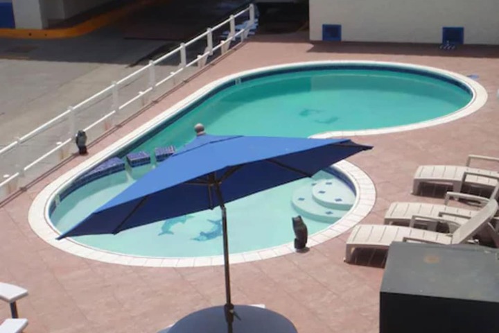 Hotel with Pool