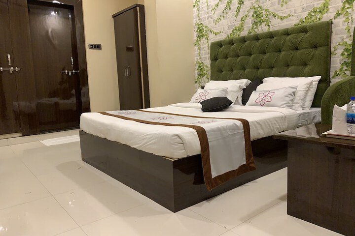Room 19 of 71