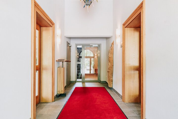 Hotel 2 of 75