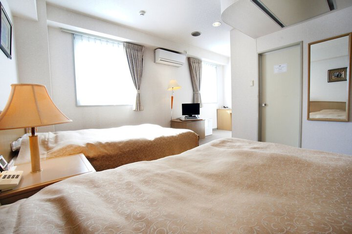 Room 19 of 35