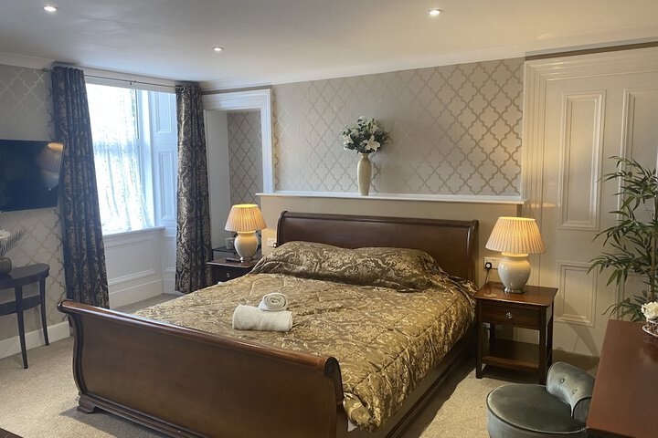Room 16 of 44