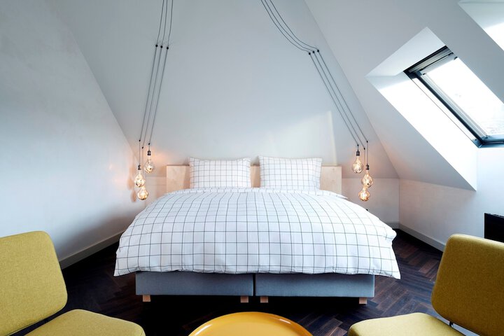 Room 15 of 59