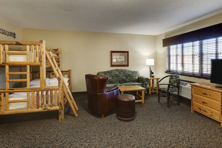 Deluxe King Bed (1 of 26)