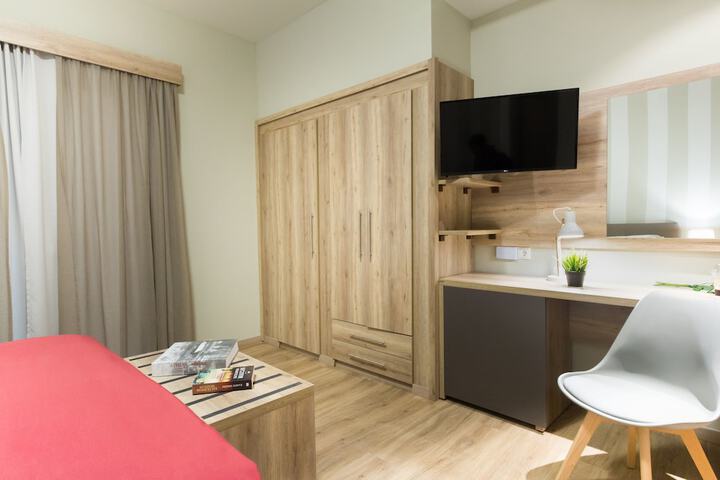 Room 42 of 111