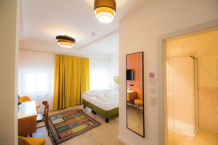 Room 65 of 122